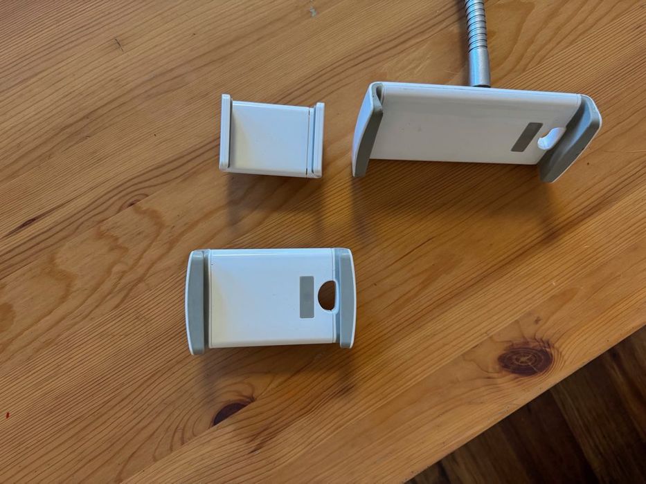 Uchwyt do telefonu i tabletu mocowany do blatu