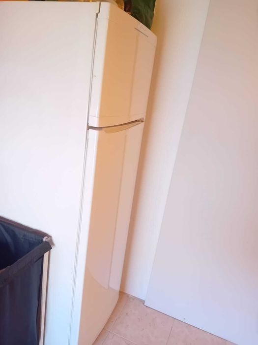 Frigorífico usado com novo