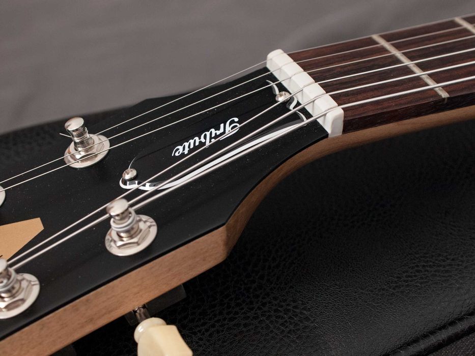 Gibson SG Tribute Natural Walnut + Saco