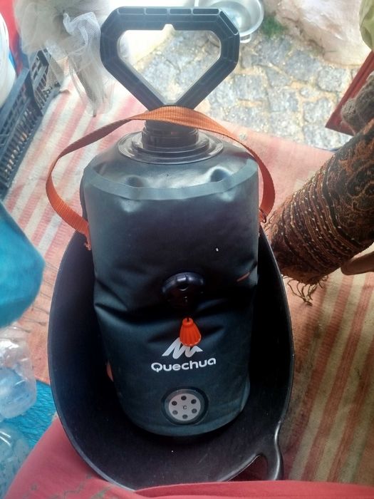 Saco de duche de 10 litros da Decathlon quase novo