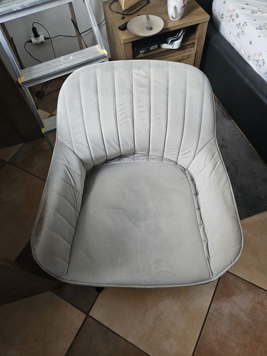 Krzesło obrotowe do naprawy