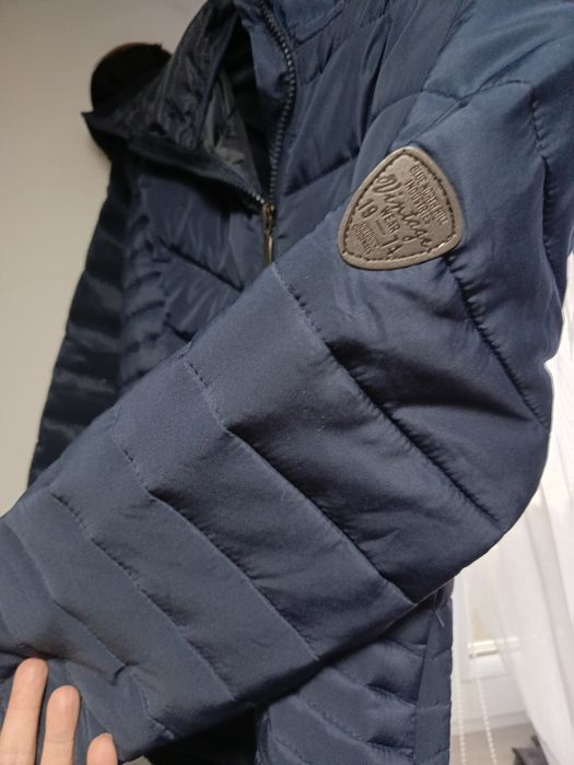 Kurtka damskaz kapturem m