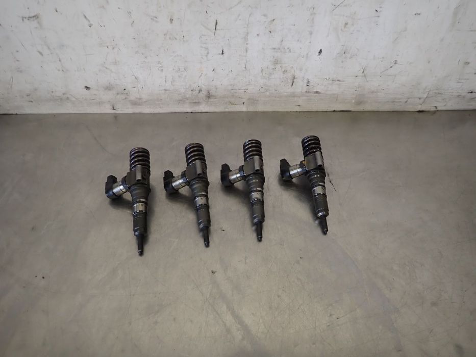 WTRYSK VOLKSWAGEN PASSAT B6 03G130073S