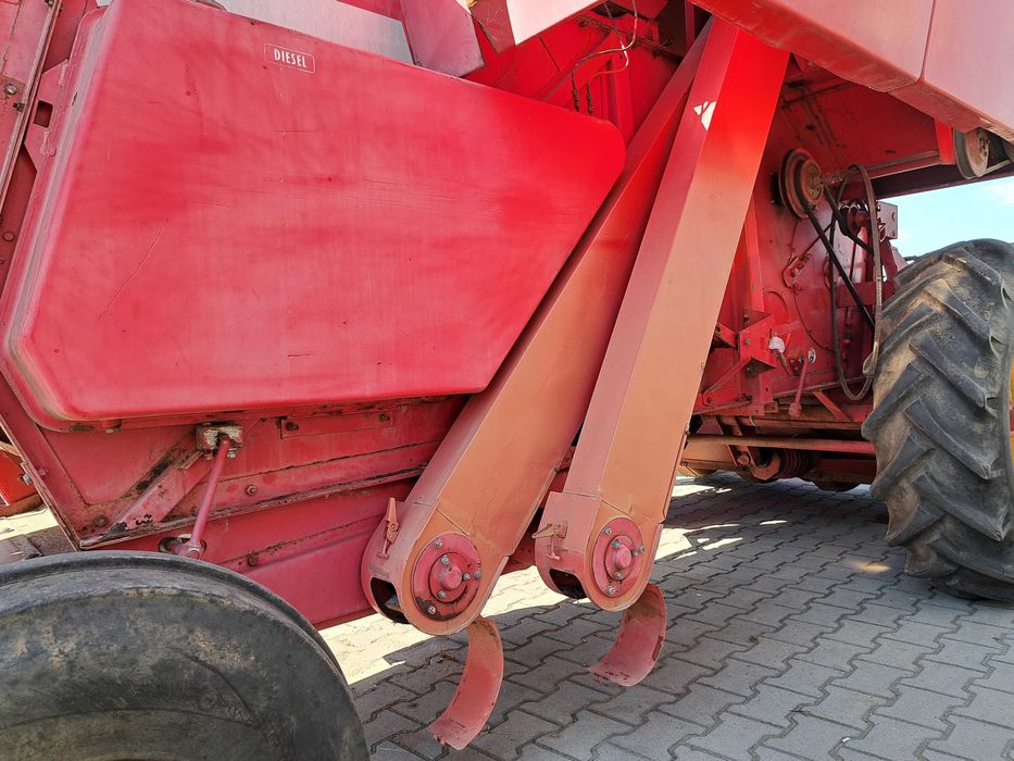 Części kombajnu zbożowego Massey Ferguson 187