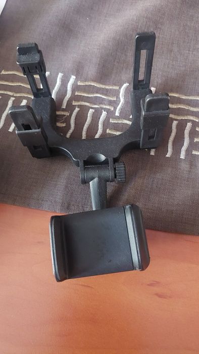 Uchwyt do telefonu na lusterko