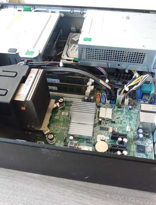 Komputer firmy Hewlett Packard HP Compaq 6005 Pro