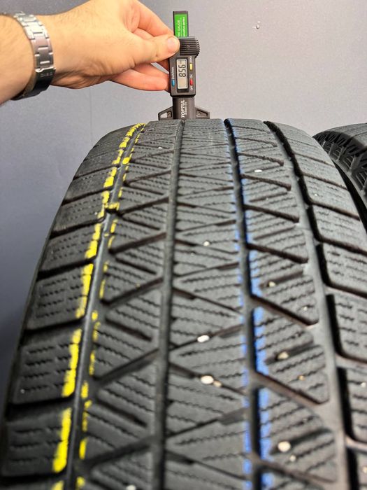 Шины БУ 245 65 R 17 Bridgestone blizzak DMV3 Зима Комплект резина