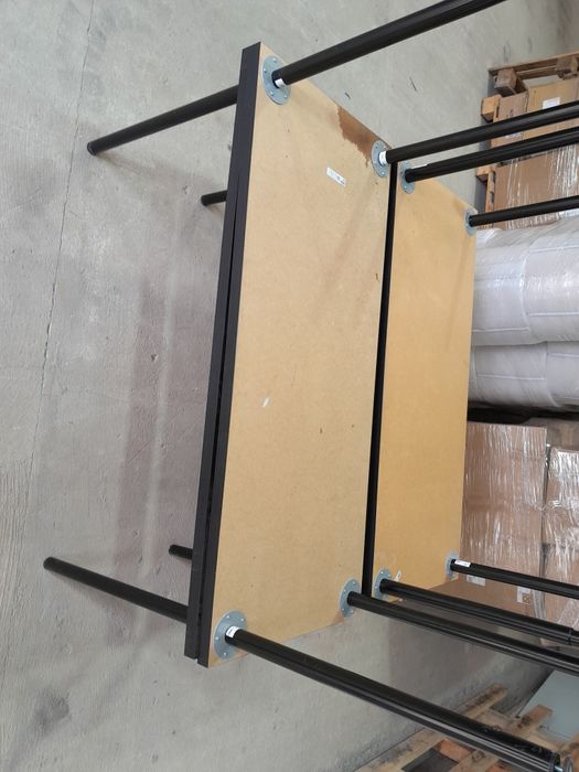 6 mesas e 3 cadeiras