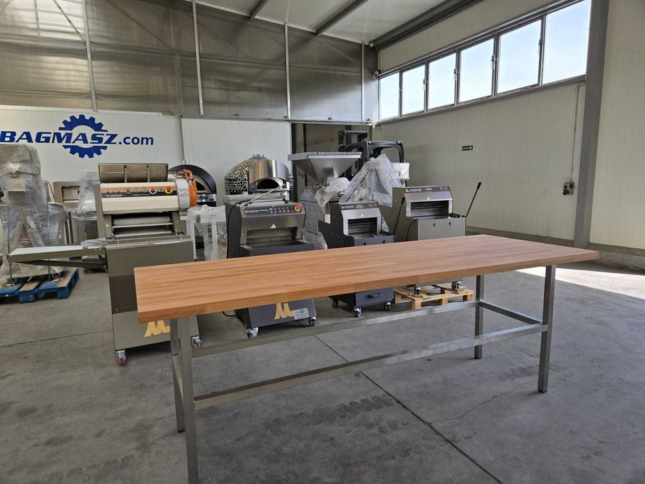 Stół z baletm drewnianym, bukowym, nierdzewny, 3.950 zł netto