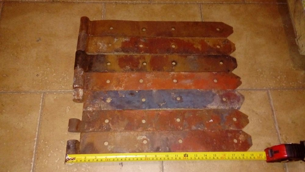 Zawiasy kute do drzwi