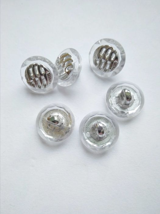 Guzik  - na nóżce - 14 mm - 1 sztuka - 2 guziki -1,40 zł -