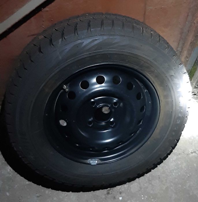 Шини на дисках,  R13 Bridgeston Blizzak Revo GZ