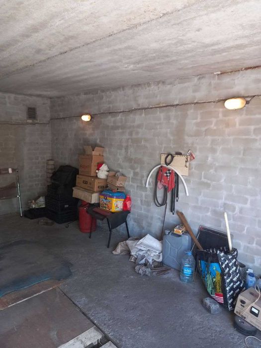 Кап. гараж 24кв.м в центре города. возле Арман Мебель. По ул. Седова.