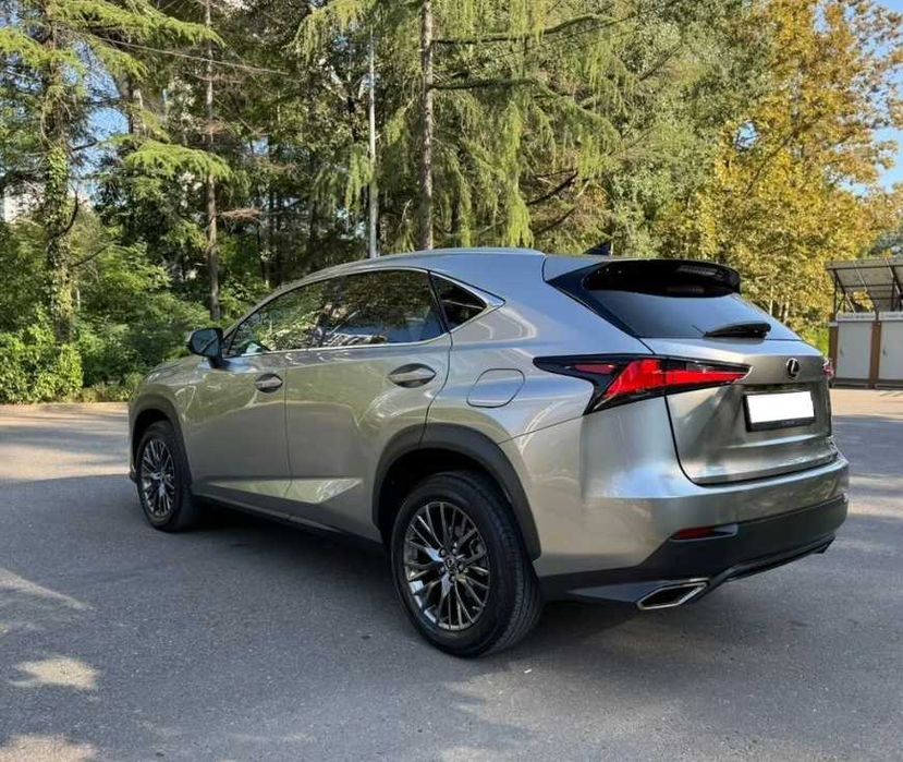 Lexus NX     2021