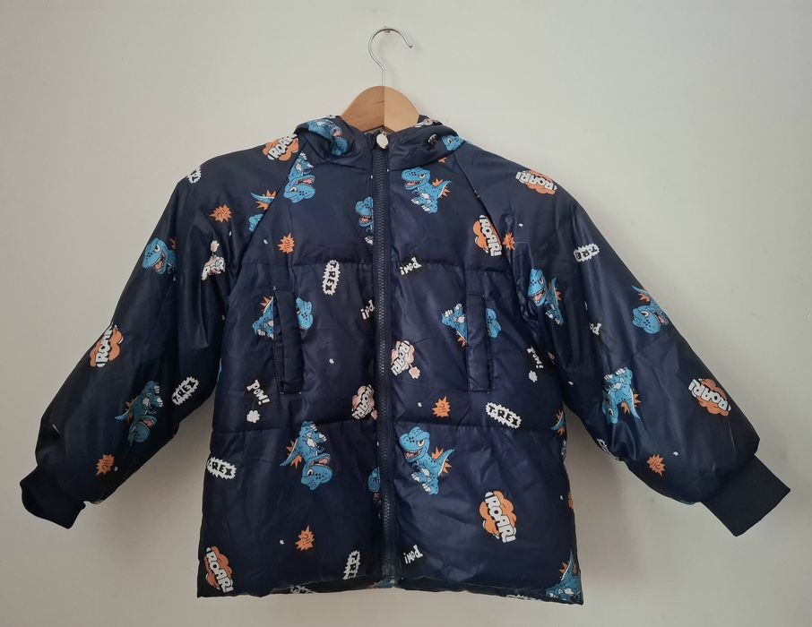 Granatowa kurtka zimowa z kapturem