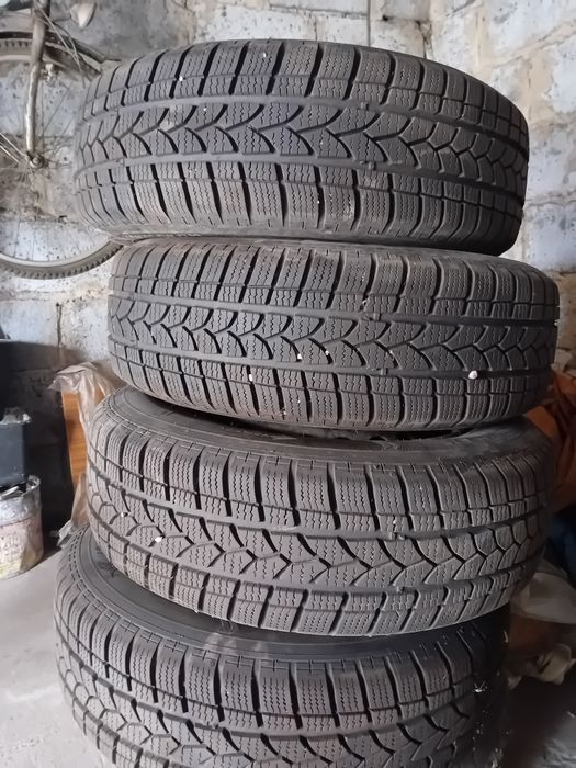 Komplet opon R15 wraz z felgami stalowymi