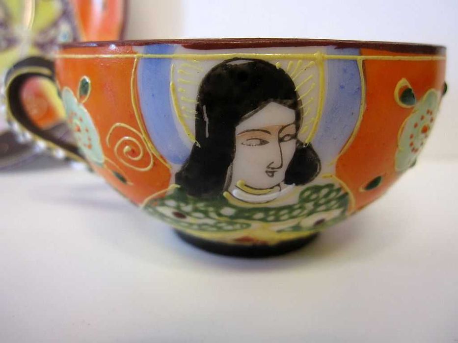 2 antigas chávenas de chá asiáticas pintadas à mão e assinadas