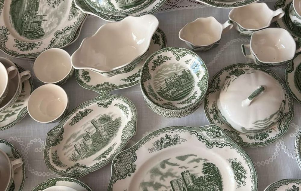 Англійський сервіз Johnson Bros England Old Britain Castles. Зелений