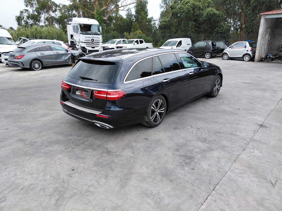 Mercedes E220d 2023  Gasóleo/Hibr. 135000km