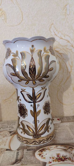 Ваза, "Сказка" ,ручная подглазурная роспись.