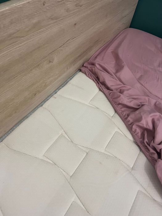 Vendo máquina de lavar roupa e cama de casal completa em ótimo estado