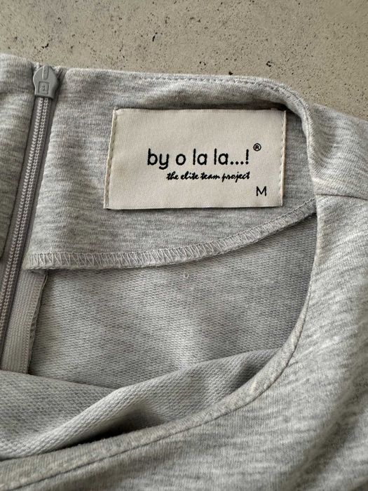 Sukienka  na codzień do pracy z plisem rozm. M By O la la