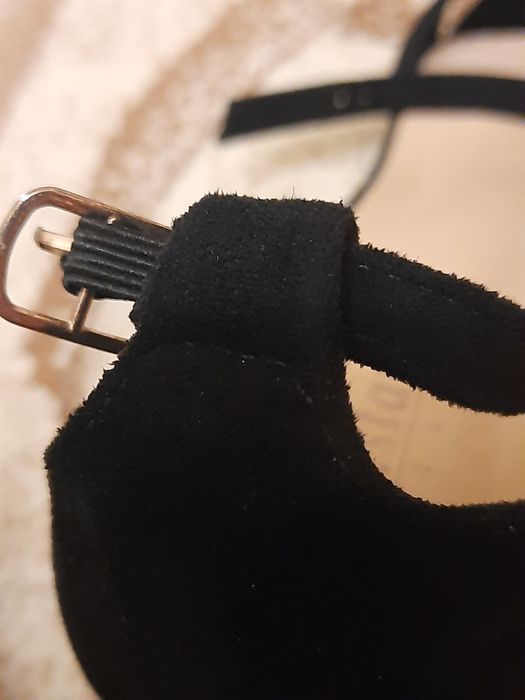 Женские босоножки