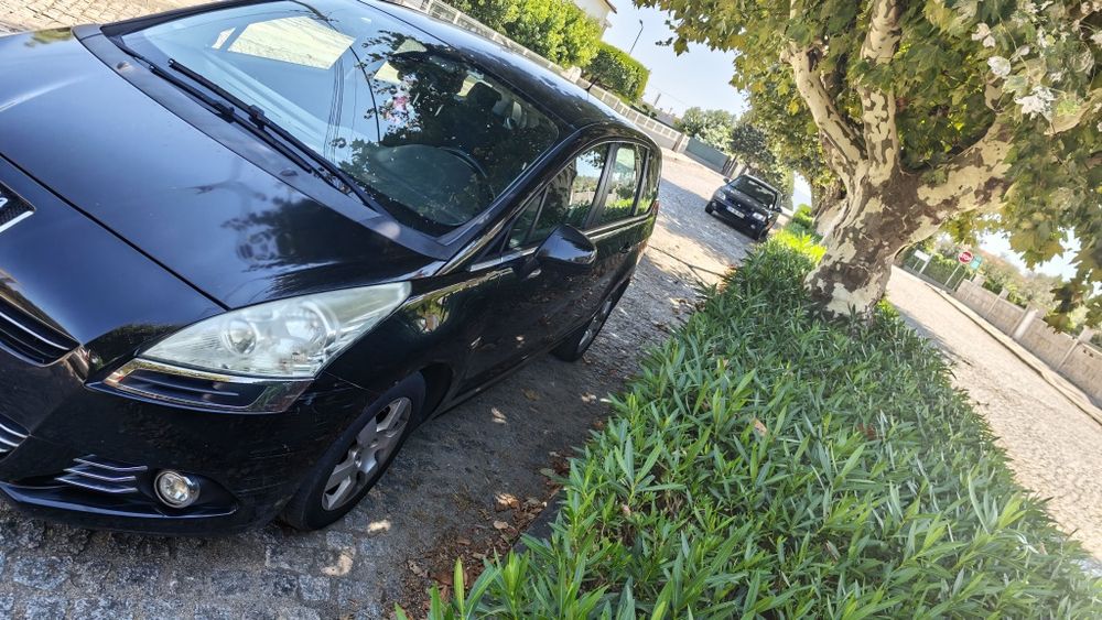 Vendo  Peugeot 5008