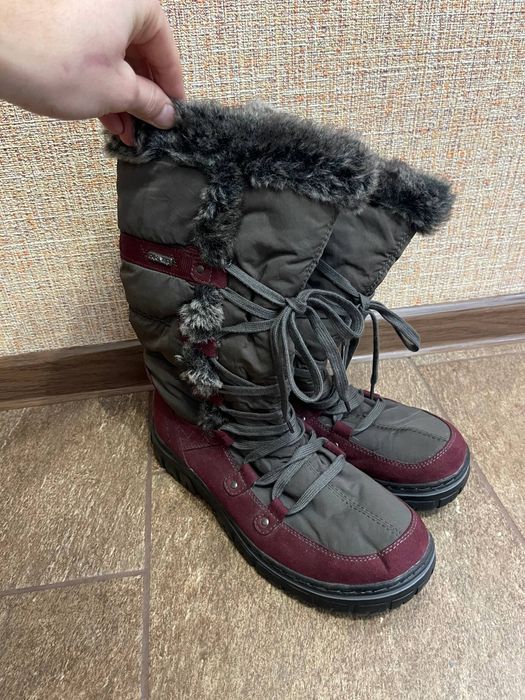 Зимові черевики на шнурівці