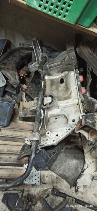 Подрамник балка октавия тур гольф 4 гольф5 октавияА5 A5 Фабия