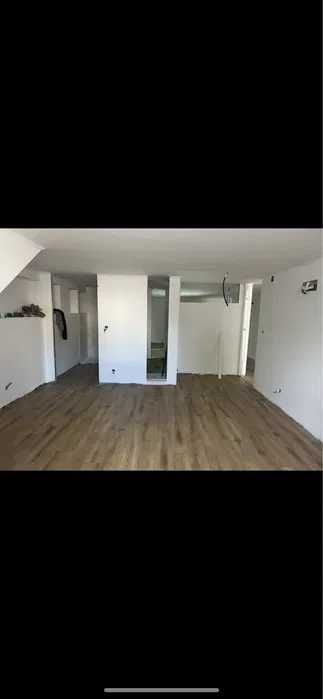 Ladrilhos e Azulejos, Casas de Banho e Cozinha...