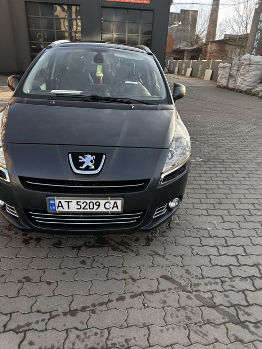 продам Peugeot 5008