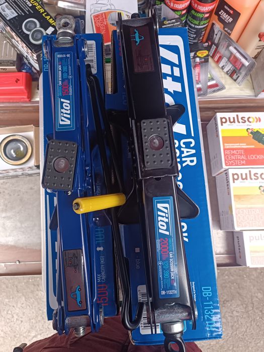 Механічний домкрат (ромб) ;2 Тон фірми Белавто