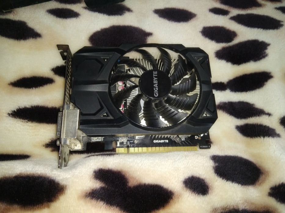 Відео карта RADEON R7 360  2 GB