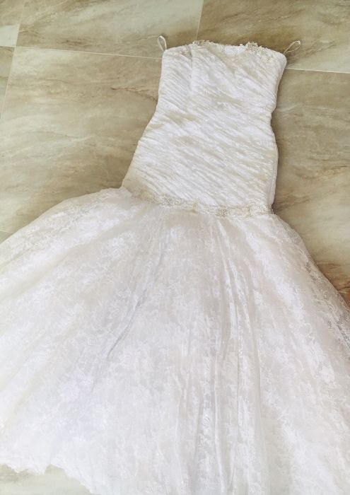 Ніжна весільна сукня