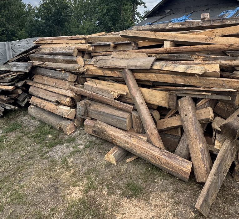 Drewno z rozbiórki starej stodoły