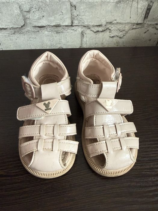 Босоніжки для дівчинки 27 розмір