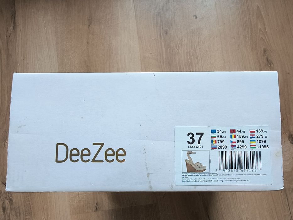 Buty na koturnie DeeZee 37