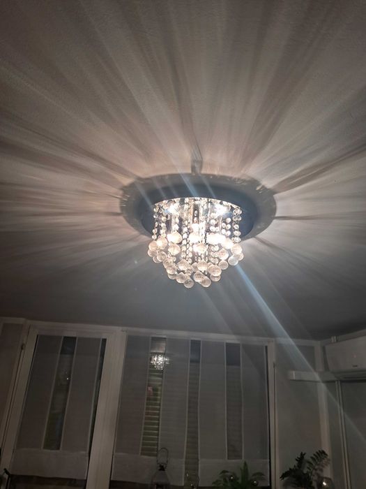 Piękny kryształowy plafon
