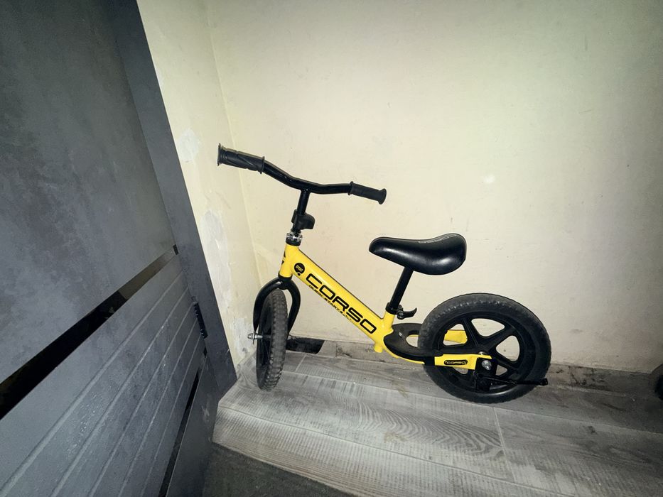 Продам біговел 2-5 років