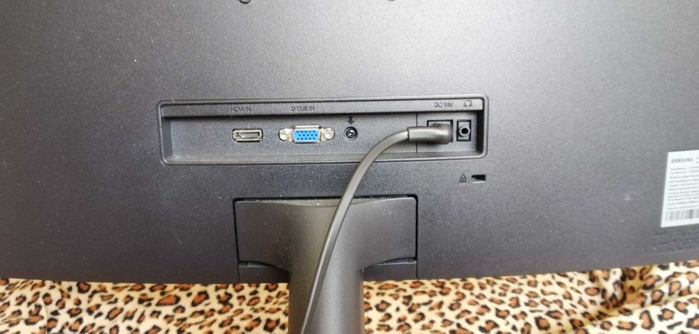 Продам не робочий монітор 27" Samsung Curved C27R500 1500 грн