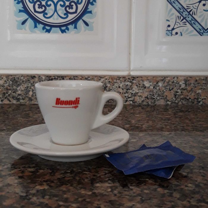 Chávenas de café BUONDI com pires - Artigo NOVO.