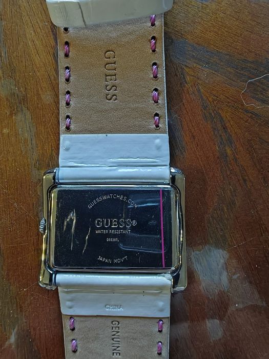 Часы наручные водонепроницаемые