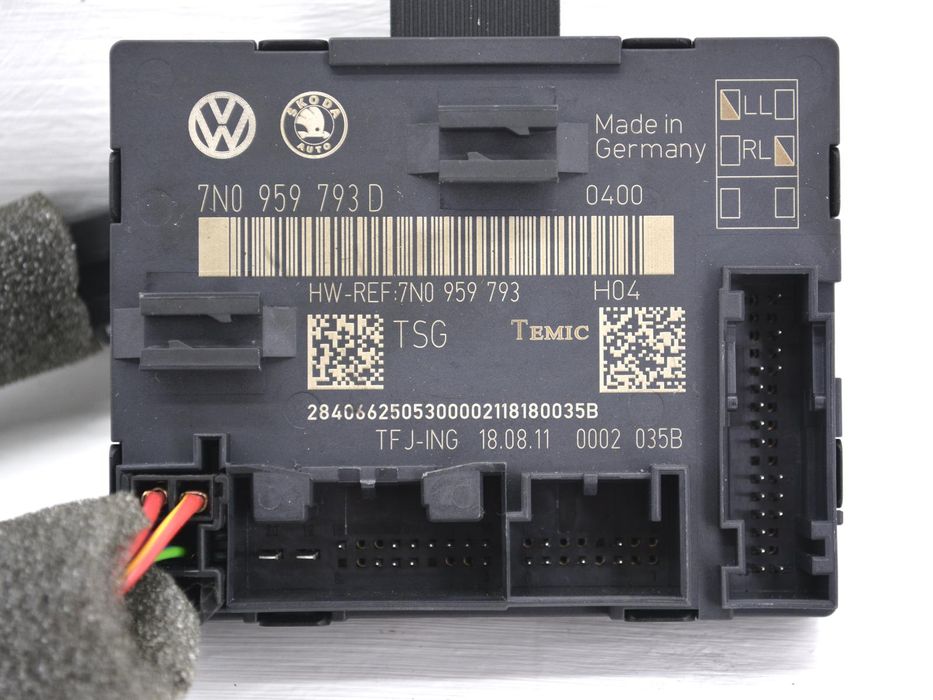 Блок управління дверей передній лівий SKODA YETI 2009-2013 7N0959793D