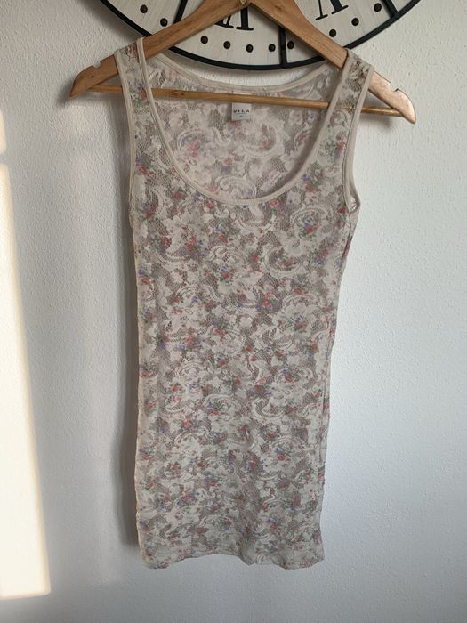 Vestido floral de renda