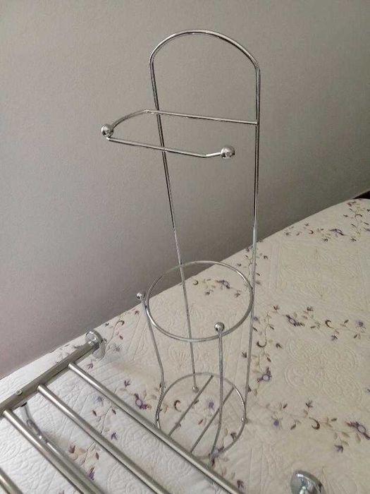 Conjunto de artigos de casa de banho em muito bom estado