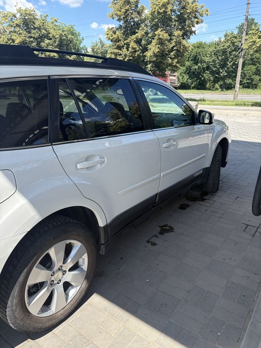 Продам субару оутбек