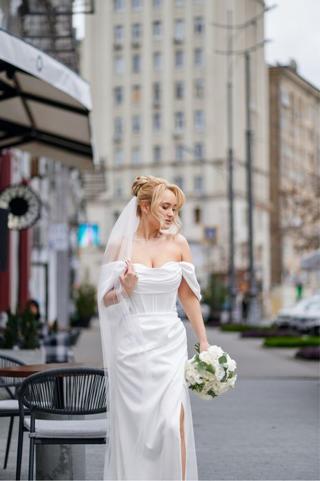 Весільна сукня (вечірня сукня)