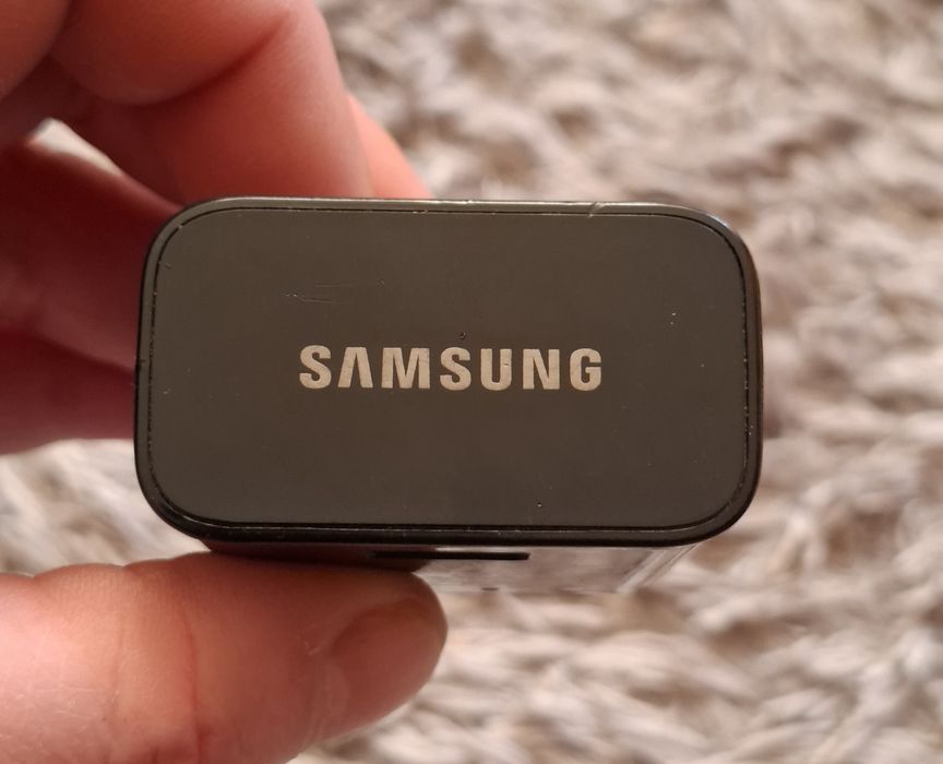 Оригінальне зарядне до Samsung.