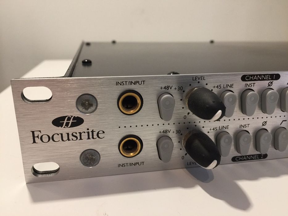 Pre Amplificador 8 canais Focusrite Octopre Platinum SAÍDAS DIGITAIS